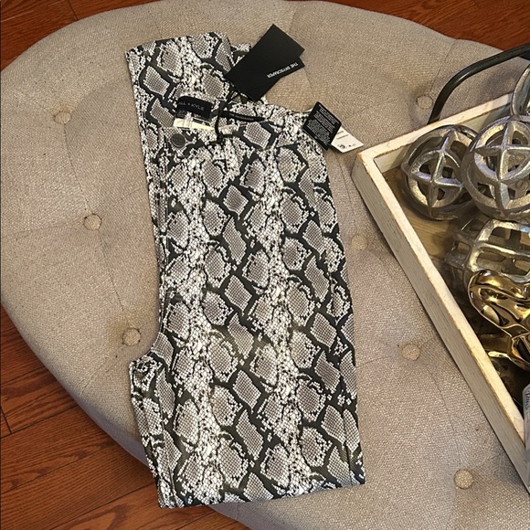 Kendall & Kylie Pants - Kendall & Kylie Snake Print Skinny Pants - Black and White